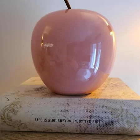 アパート Aron トロギール